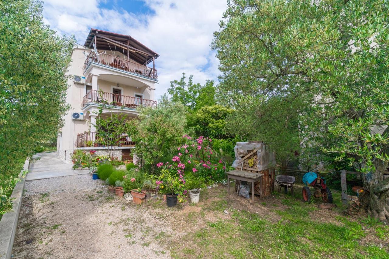 ביוגראד נה מורו Apartments Bepina מראה חיצוני תמונה