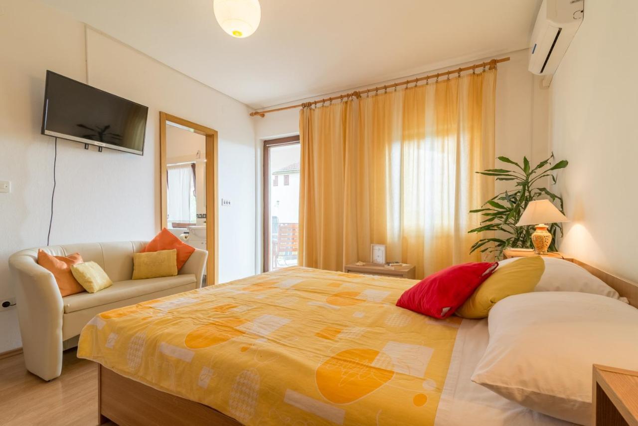 ביוגראד נה מורו Apartments Bepina מראה חיצוני תמונה