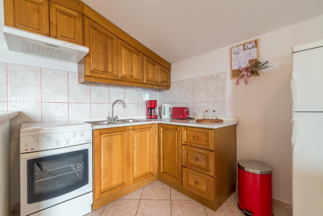 ביוגראד נה מורו Apartments Bepina מראה חיצוני תמונה
